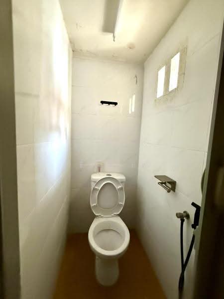 Kedai untuk Disewa di George Town (Penang) - Ben Hew - Bathroom - PropertyGuru.com.my