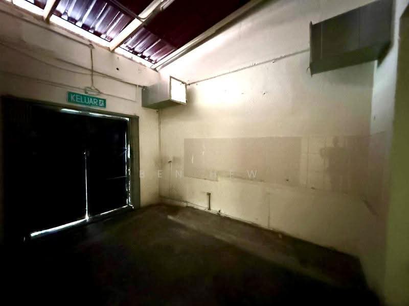 Kedai untuk Disewa di George Town (Penang) - Ben Hew - Entrance - PropertyGuru.com.my
