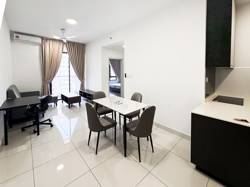 Kediaman Servis untuk Disewa di The Amber Residence @ TwentyFive.7 - Aeric Petrelli Goh - Living Room - PropertyGuru.com.my