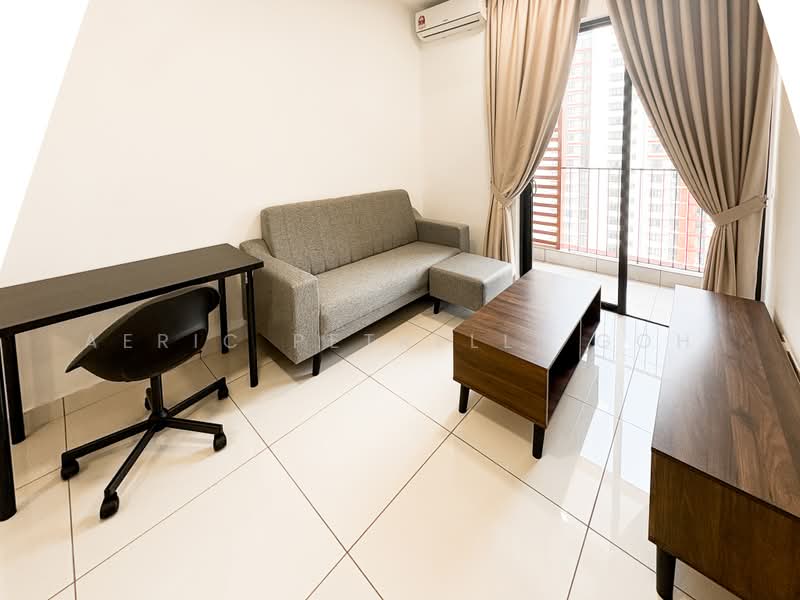 Kediaman Servis untuk Disewa di The Amber Residence @ TwentyFive.7 - Aeric Petrelli Goh - Living Room - PropertyGuru.com.my