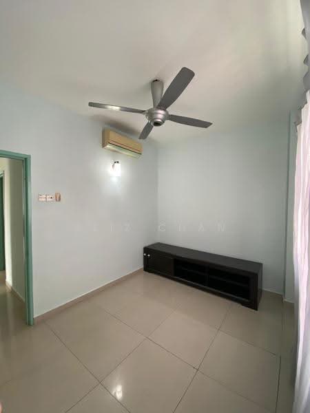 Apartment for Sale at Prima Tiara II - Eliz Chan - Living Room - PropertyGuru.com.my
