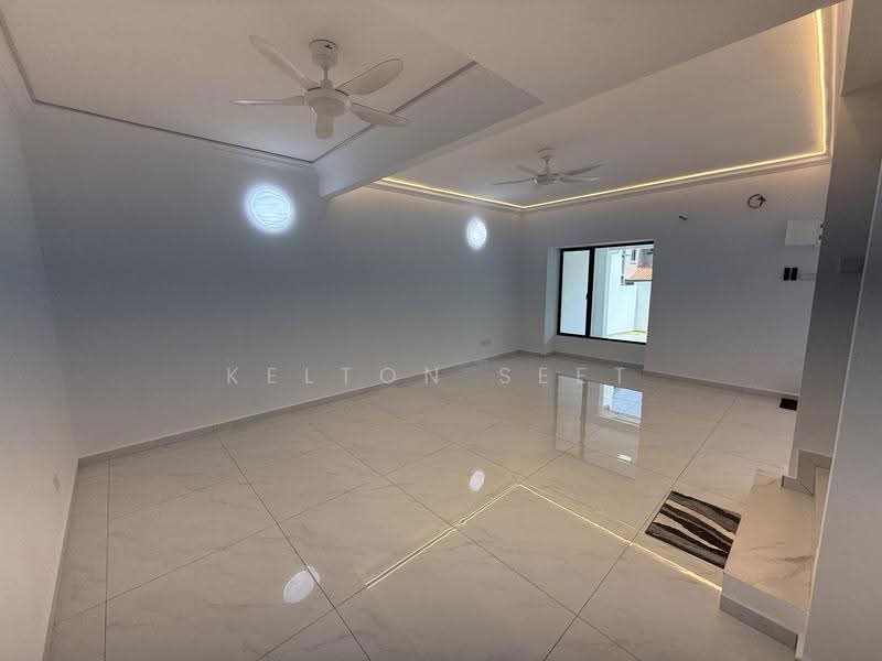 2-storey Terraced House for Sale in Bandar Mahkota Cheras (Cheras) - Kelton Seet - Living Room - PropertyGuru.com.my