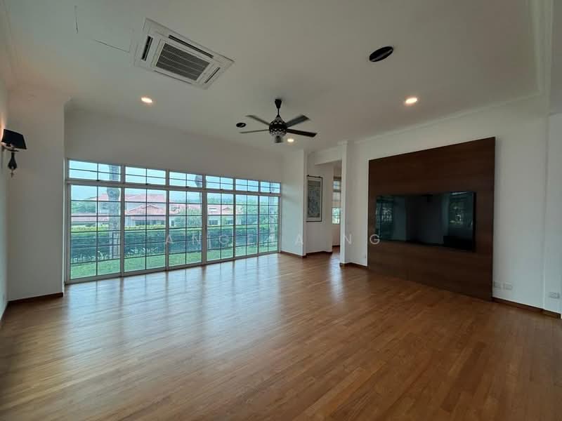 Bungalow House for Sale in Leisure Farm (Gelang Patah) - Angela Ng - Living Room - PropertyGuru.com.my