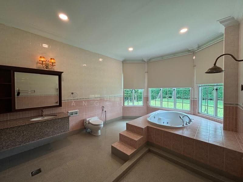 Bungalow House for Sale in Leisure Farm (Gelang Patah) - Angela Ng - Bathroom - PropertyGuru.com.my