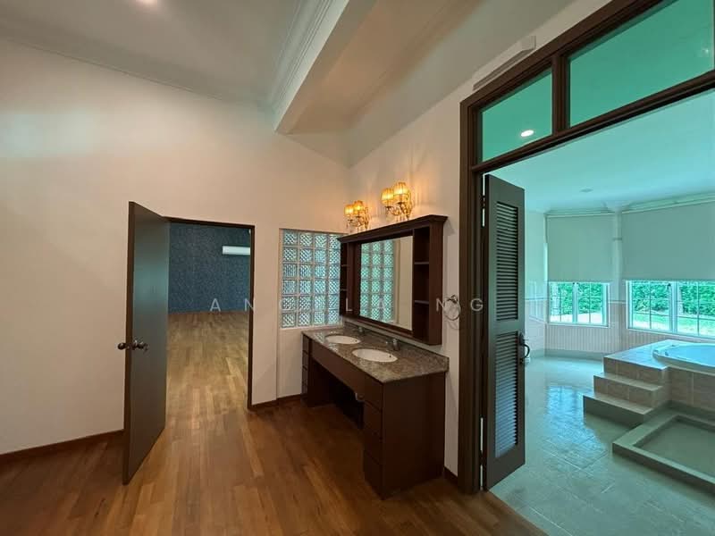 Bungalow House for Sale in Leisure Farm (Gelang Patah) - Angela Ng - Bathroom - PropertyGuru.com.my