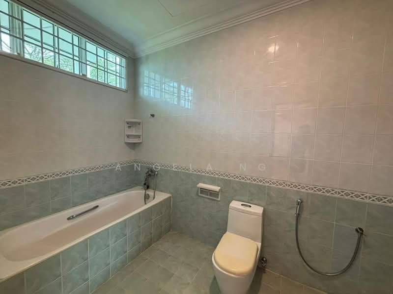 Bungalow House for Sale in Leisure Farm (Gelang Patah) - Angela Ng - Bathroom - PropertyGuru.com.my
