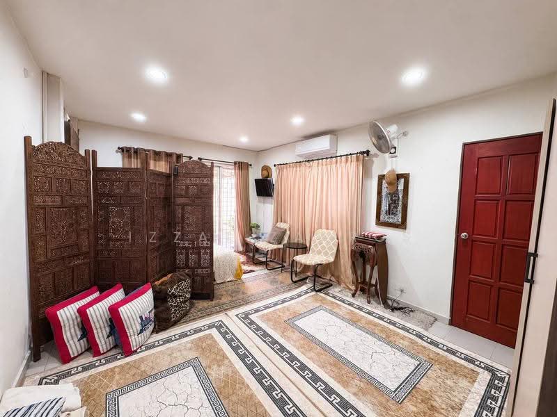 Rumah Teres untuk Dijual di Taman Samudra Teres (Batu Caves) - Izzat Zamros - Living Room - PropertyGuru.com.my