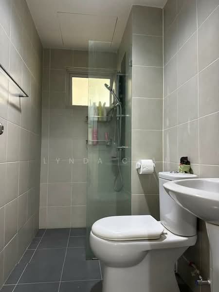Kondominium untuk Dijual di The Peak Residences - Lynda Chan - Bathroom - PropertyGuru.com.my