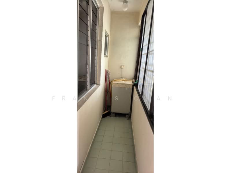 Kondominium untuk Dijual di N-Park Condominium - Francis Chan - Balcony - PropertyGuru.com.my