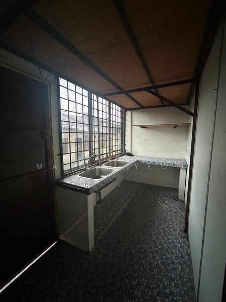 Shop / Office for Sale in Taman Sri Mawar 2 (Seremban) - Marcus Yeow - Kitchen - PropertyGuru.com.my