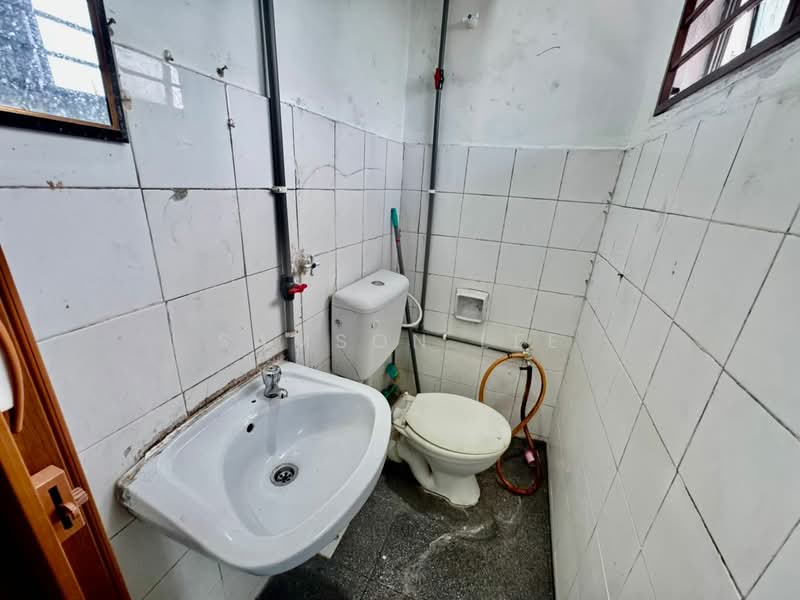 2-storey Terraced House for Sale in Bandar Bukit Beruntung (Bukit Beruntung) - Samson Lee - Bathroom - PropertyGuru.com.my