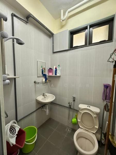 Pangsapuri untuk Dijual di Taman Jubilee Phase 5 - Lynda Chan - Bathroom - PropertyGuru.com.my