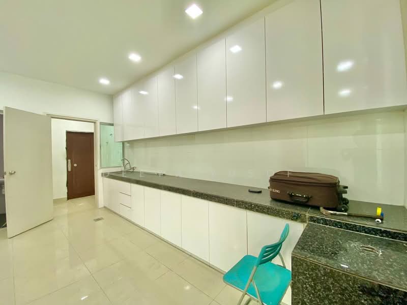 2-storey Terraced House for Sale in Kampung Sungai Jarom (Jenjarom) - Deeya Yusof - Kitchen - PropertyGuru.com.my