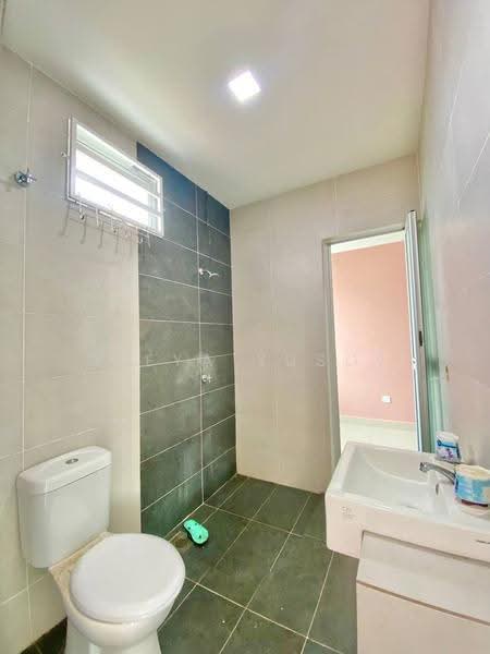 2-storey Terraced House for Sale in Kampung Sungai Jarom (Jenjarom) - Deeya Yusof - Bathroom - PropertyGuru.com.my