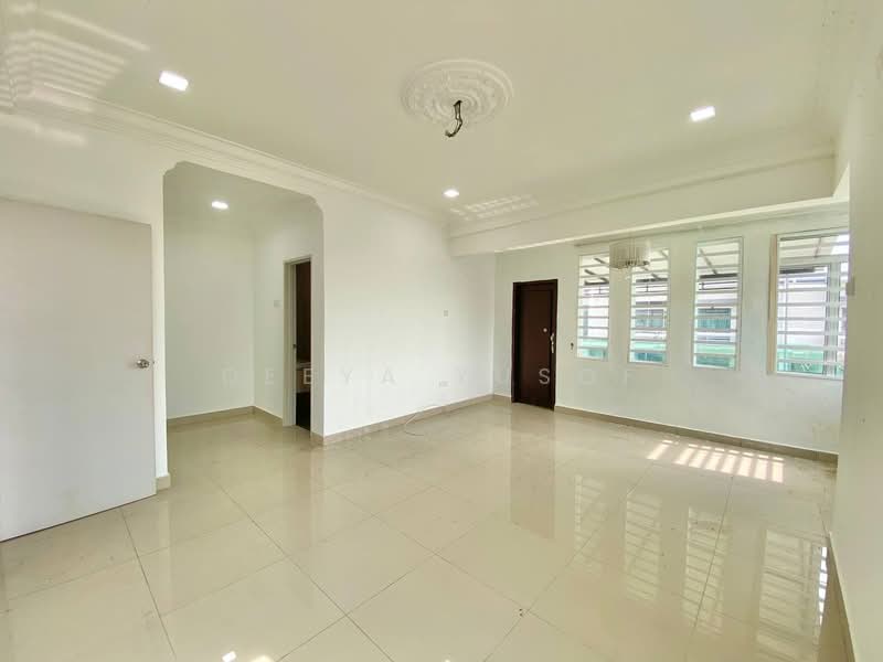 2-storey Terraced House for Sale in Kampung Sungai Jarom (Jenjarom) - Deeya Yusof - Living Room - PropertyGuru.com.my