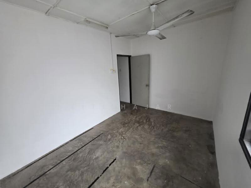Rumah Teres 2-Tingkat untuk Dijual di Taman Sri Muda (Shah Alam) - Siti Hajar - Interior - PropertyGuru.com.my