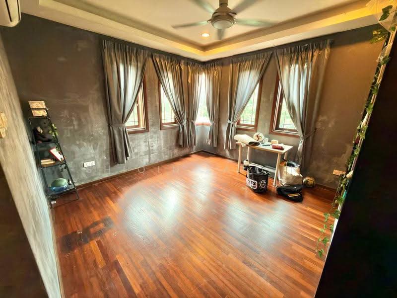 Bungalow House untuk Dijual di Seksyen 11 (Shah Alam) - Shiqin Saidin - Bedroom - PropertyGuru.com.my