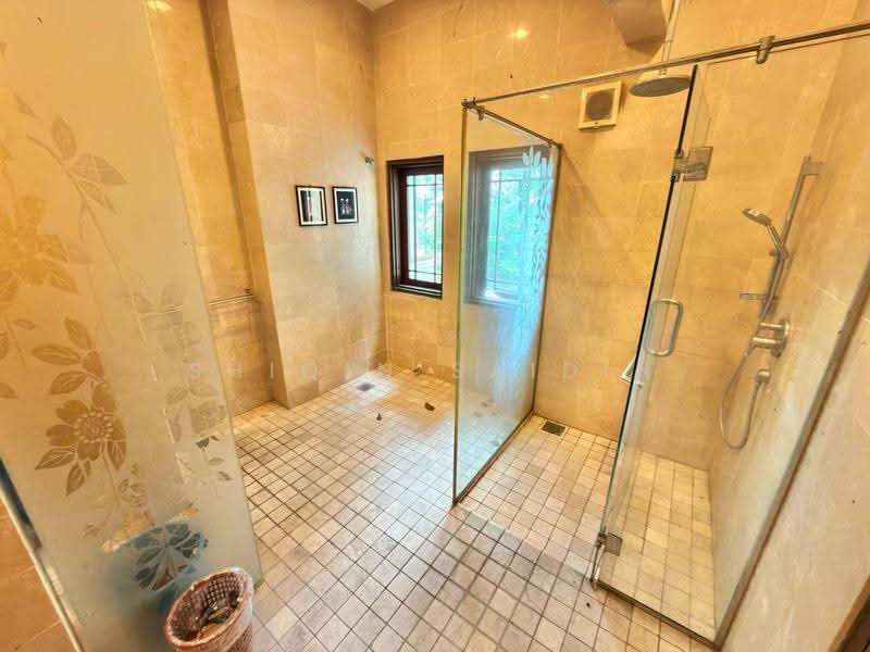 Bungalow House untuk Dijual di Seksyen 11 (Shah Alam) - Shiqin Saidin - Bathroom - PropertyGuru.com.my