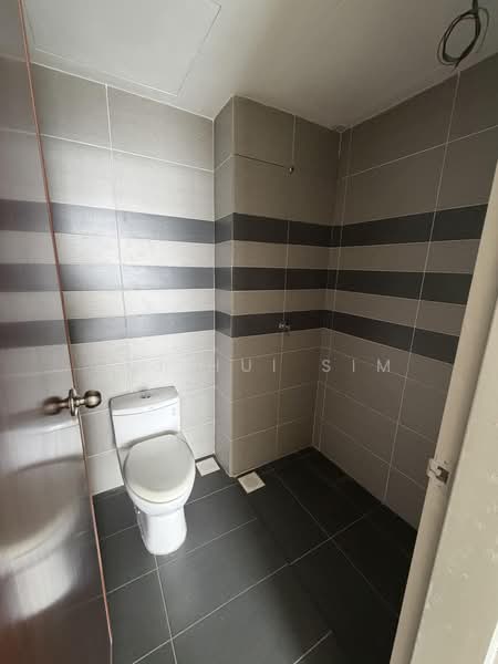 Service Residence for Sale at G Residence - Hui Hui Sim - Bathroom - PropertyGuru.com.my
