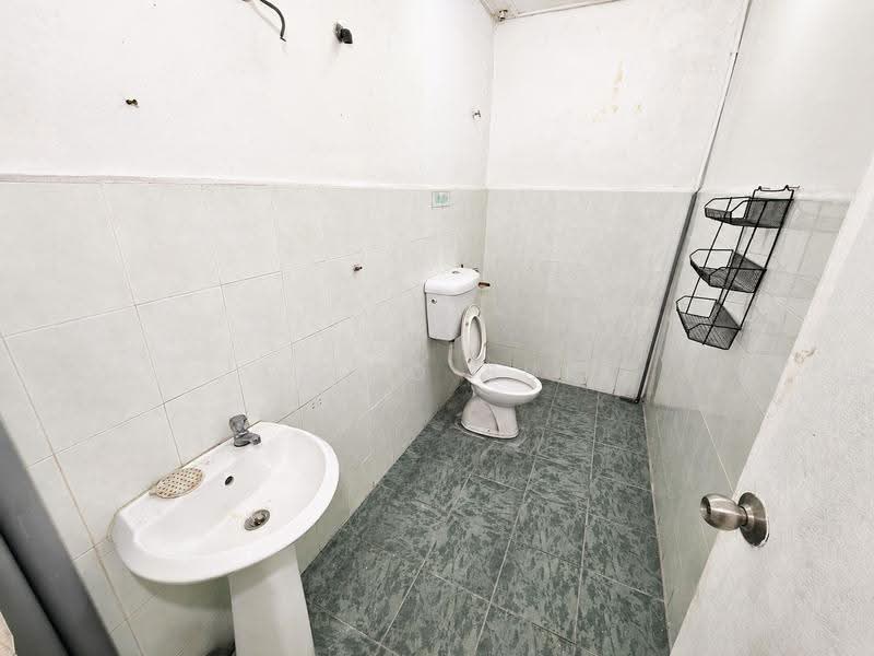 Shop for Rent in SS15 (Subang Jaya) - Lee Jo Surf - Bathroom - PropertyGuru.com.my