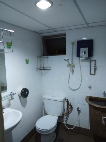 Pangsapuri untuk Disewa di Halaman Kristal - Jonathan Lee - Bathroom - PropertyGuru.com.my