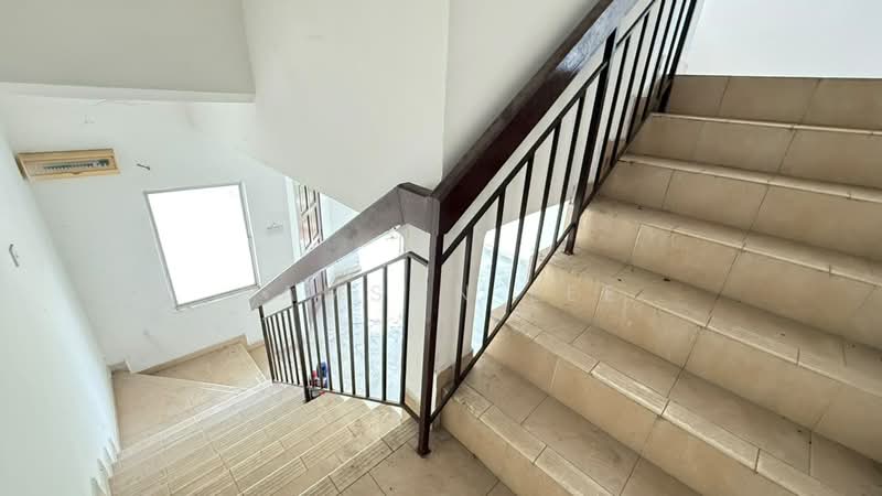 2-storey Terraced House for Sale in Alam Perdana (Puncak Alam) - Samson Lee - Corridor - PropertyGuru.com.my