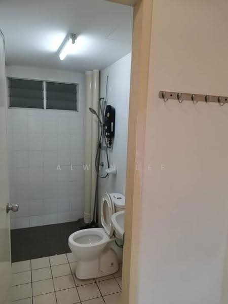 Apartment for Rent at Pangsapuri Seri Mutiara - Alwin Lee - Bathroom - PropertyGuru.com.my