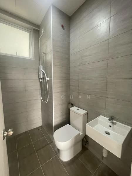 Kediaman Servis untuk Disewa di THE SENAI GARDEN (PANGSAPURI IMPIAN SENAI) - SJ CHAN - Bathroom - PropertyGuru.com.my