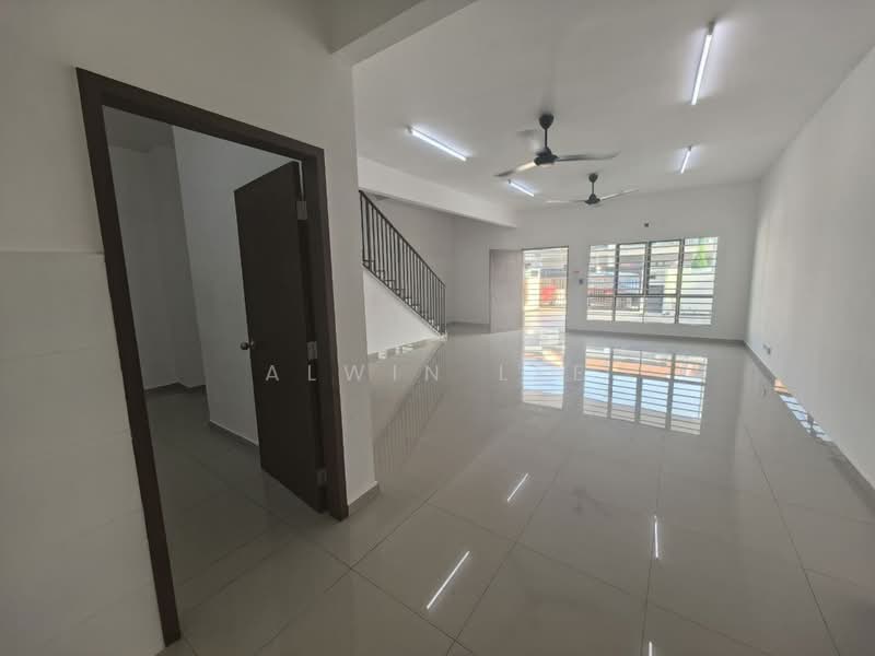 2-storey Terraced House for Rent in Setia Utama (Setia Alam) - Alwin Lee - Living Room - PropertyGuru.com.my