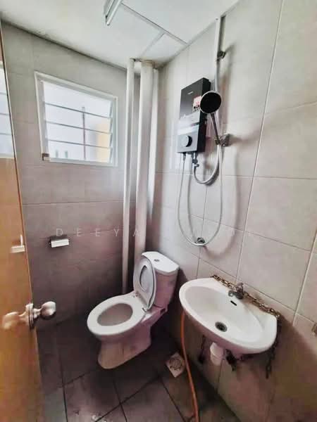 Pangsapuri untuk Disewa di Residensi Medan - Deeya Yusof - Bathroom - PropertyGuru.com.my