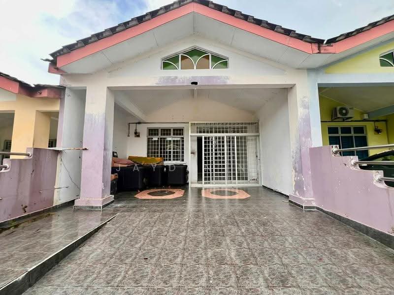 Rumah Teres 1-Tingkat untuk Dijual di Bandar Putra (Kulai) - Jayden Ng - Exterior - PropertyGuru.com.my