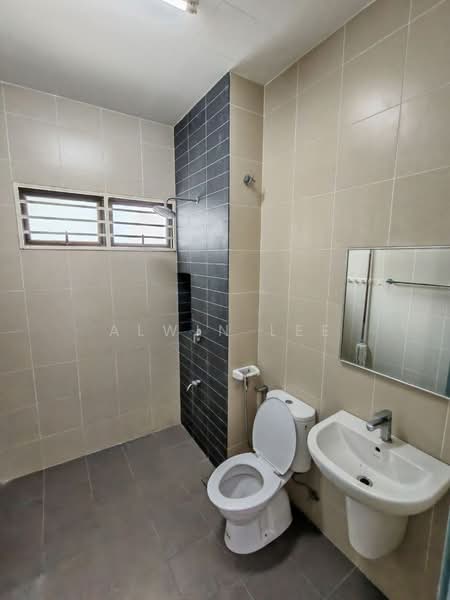 Rumah Teres 2-Tingkat untuk Disewa di Bandar Bukit Raja (Klang) - Alwin Lee - Bathroom - PropertyGuru.com.my