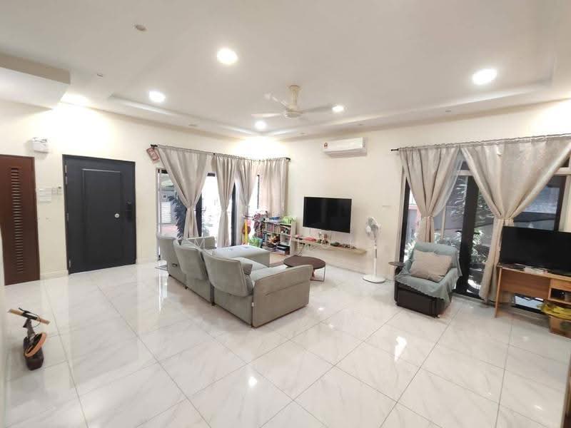 Cluster House for Sale in Taman Nusantara Prima (Gelang Patah) - Max Loh - Living Room - PropertyGuru.com.my
