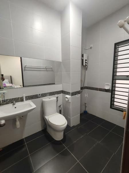 Cluster House for Sale in Taman Nusantara Prima (Gelang Patah) - Max Loh - Bathroom - PropertyGuru.com.my