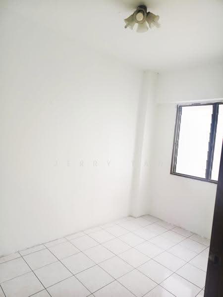 Pangsapuri untuk Disewa di Desa Indah Block 86 - Jerry Tan - Interior - PropertyGuru.com.my