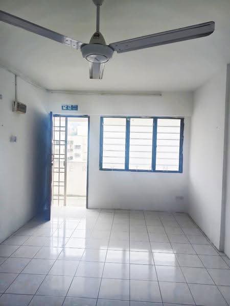 Pangsapuri untuk Disewa di Desa Indah Block 86 - Jerry Tan - Interior - PropertyGuru.com.my