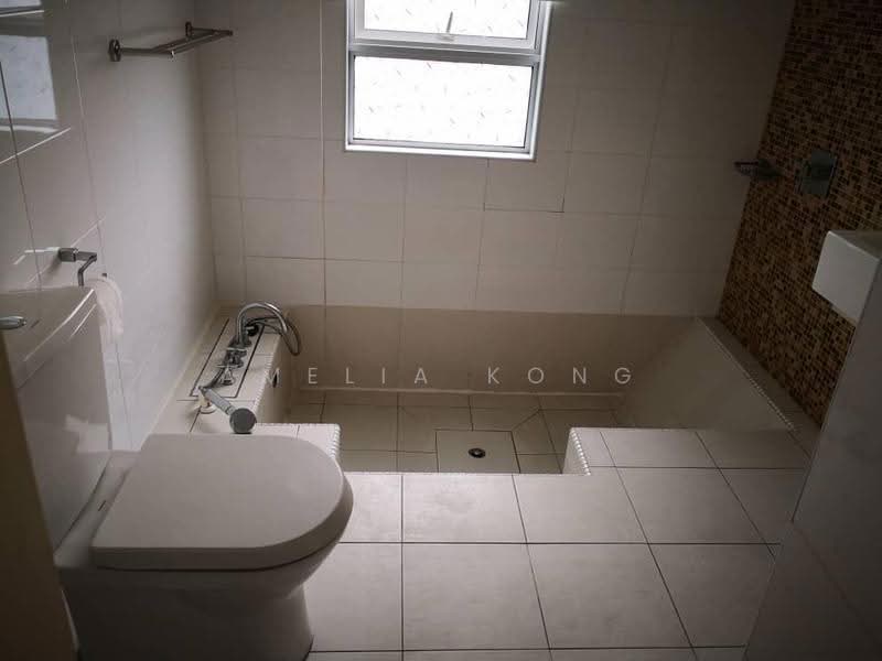 Kediaman Servis untuk Dijual di Solaris Dutamas - Amelia Kong - Bathroom - PropertyGuru.com.my
