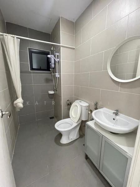 Kediaman Servis untuk Disewa di Kiara Plaza - Katrina Lai - Bathroom - PropertyGuru.com.my