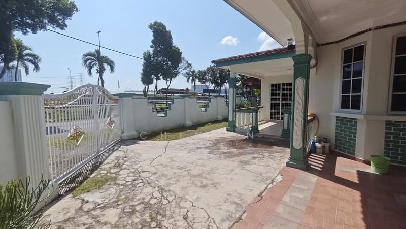 Rumah Teres 1-Tingkat untuk Dijual di Taman Seri Cempaka (Bukit Baru) - CHIN FN - Exterior - PropertyGuru.com.my