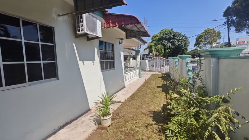 Rumah Teres 1-Tingkat untuk Dijual di Taman Seri Cempaka (Bukit Baru) - CHIN FN - Exterior - PropertyGuru.com.my