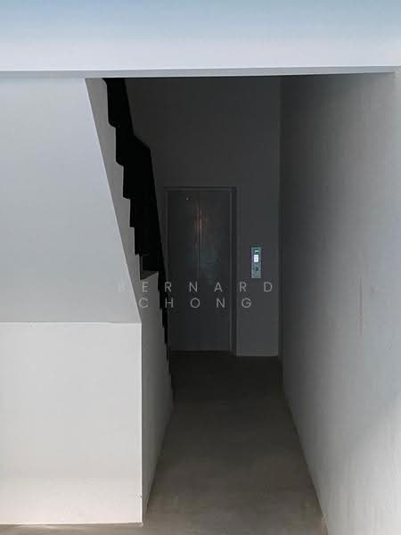 Shop / Office untuk Disewa di Taman Connaught (Cheras) - Bernard Chong - Corridor - PropertyGuru.com.my