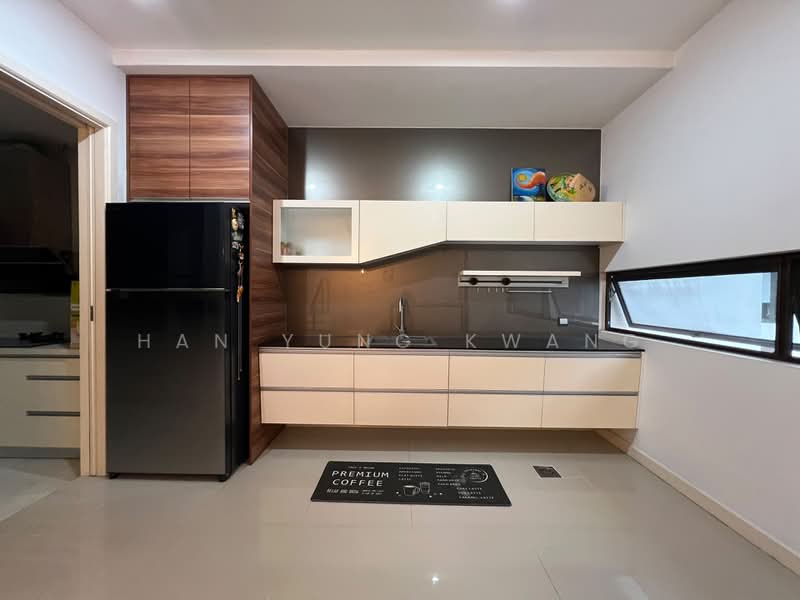 Rumah Teres 3-Tingkat untuk Disewa di Cyberjaya (Selangor) - Han Yung Kwang - Kitchen - PropertyGuru.com.my