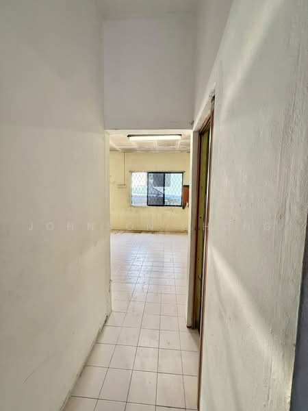 Rumah Teres 1-Tingkat untuk Dijual di Bandar Baru Permas Jaya (Permas Jaya) - Johnson Chong - Corridor - PropertyGuru.com.my