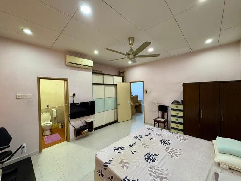 2-storey Terraced House for Sale in Kampung Segambut Tengah (Segambut) - Coyee Wong - Bedroom - PropertyGuru.com.my