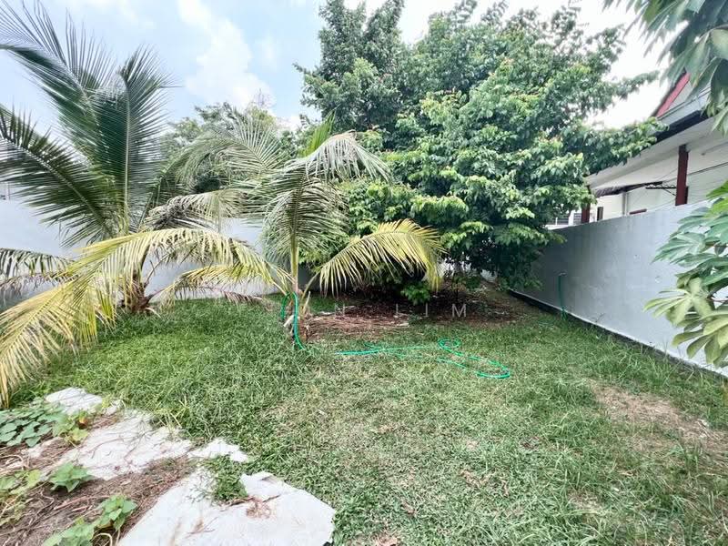 Bungalow House untuk Dijual di Taman Kebun Teh (Johor Bahru) - Fion Lim - Garden - PropertyGuru.com.my