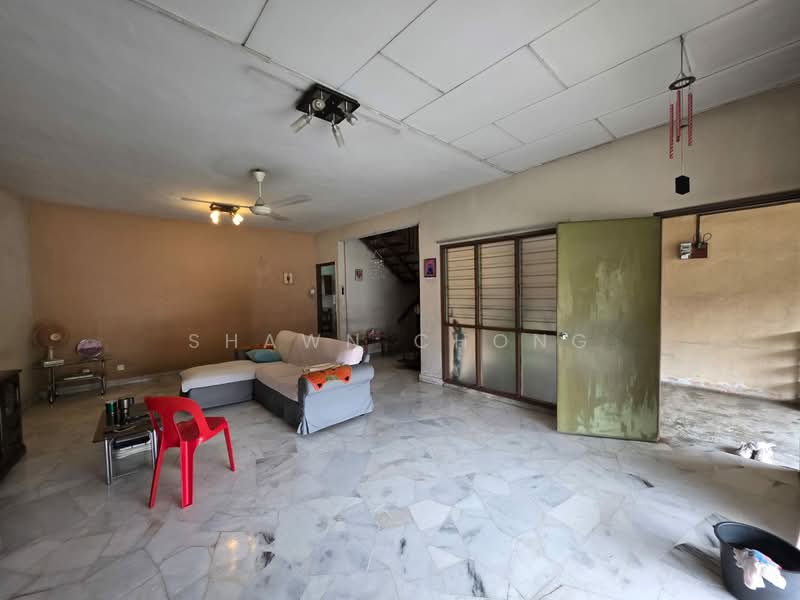 2-storey Terraced House for Sale in Taman Bukit Maluri (Kepong) - Shawn Chong - Living Room - PropertyGuru.com.my