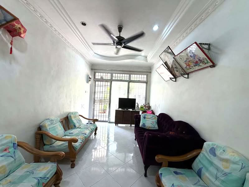 1-storey Terraced House for Sale in Bukit Indah (Iskandar Puteri (Nusajaya)) - Karl Lim - Living Room - PropertyGuru.com.my