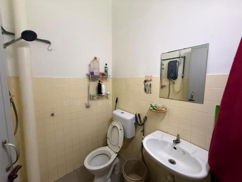 2-storey Terraced House for Sale in Taman Bukit Idaman (Selayang) - Coyee Wong - Bathroom - PropertyGuru.com.my