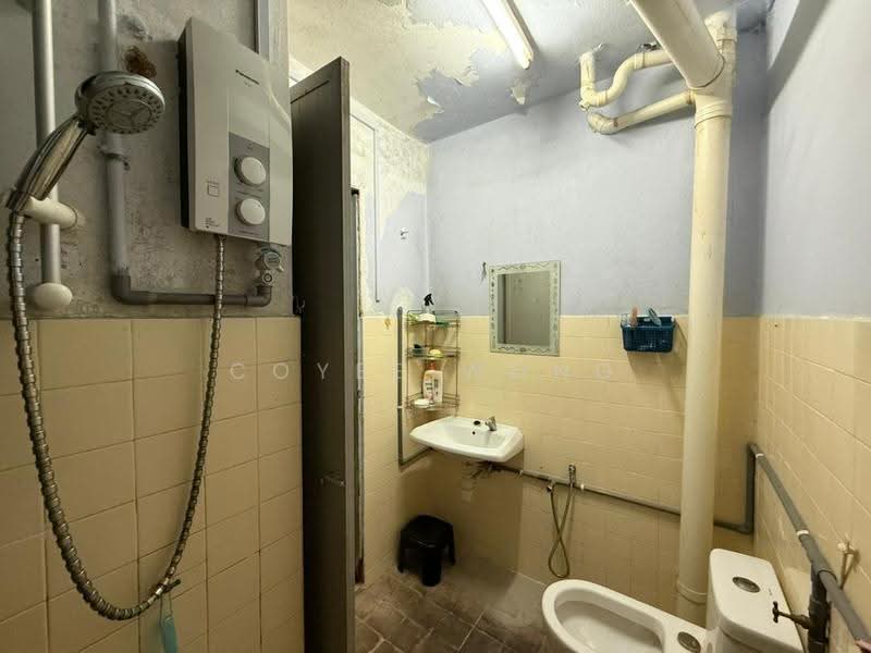 2-storey Terraced House for Sale in Taman Bukit Idaman (Selayang) - Coyee Wong - Bathroom - PropertyGuru.com.my