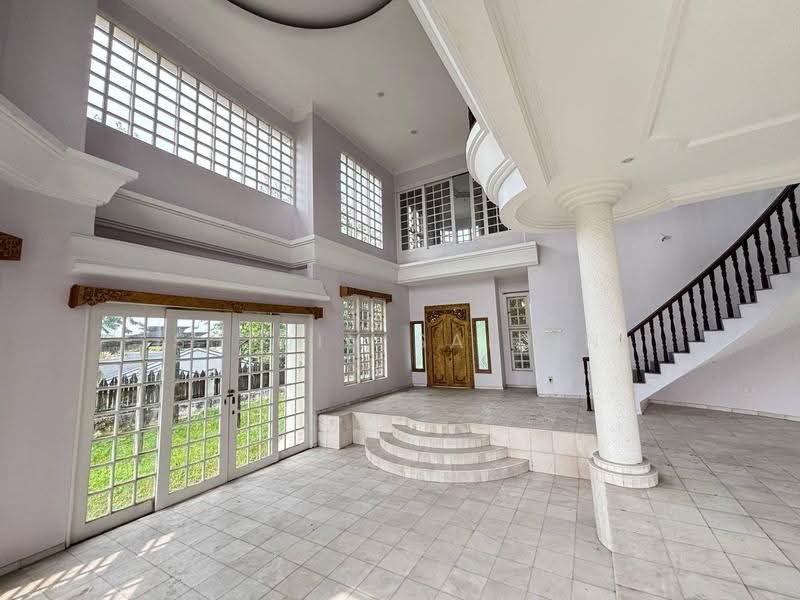 Bungalow House untuk Dijual di Seksyen 2 (Shah Alam) - Shiqin Saidin - Living Room - PropertyGuru.com.my